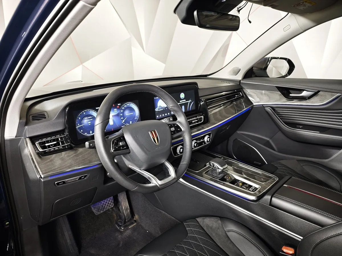Hongqi HS5 2.0T AT 4WD (245 л.с.) Делюкс Коричневый в АВИЛОН. Слайд №19