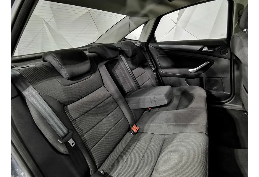 Ford Mondeo 2.3 AT (161 л.с.) Ambiente Серый в АВИЛОН. Слайд №16