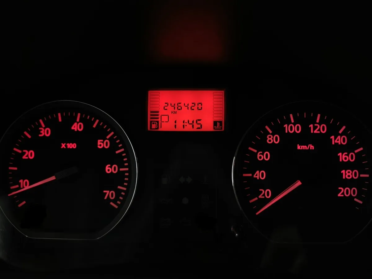 Renault Sandero 1.6 AT (103 л.с.) Stepway Красный в АВИЛОН. Слайд №16