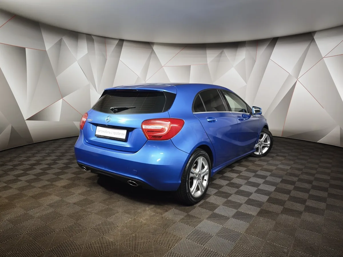 Mercedes-Benz A-Класс A 180 7G-DCT (122 л.с.) Особая серия Голубой в АВИЛОН. Слайд №2