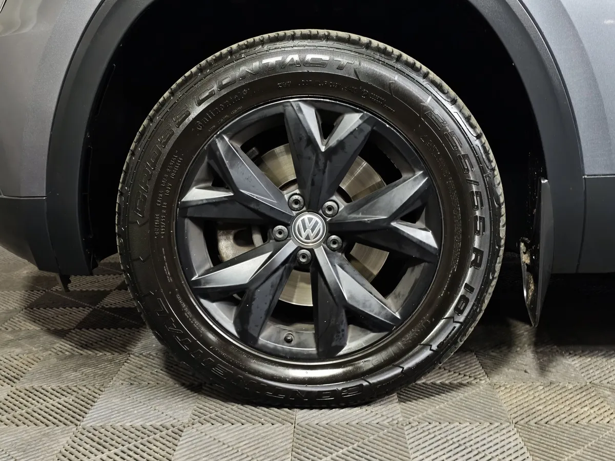 Volkswagen Teramont 2.0T AT 4Motion (220 л.с.) Status Серый в АВИЛОН. Слайд №9