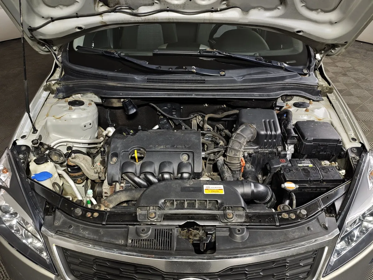 Kia Ceed 1.6 AT (122 л.с.) Серебристый в АВИЛОН. Слайд №11
