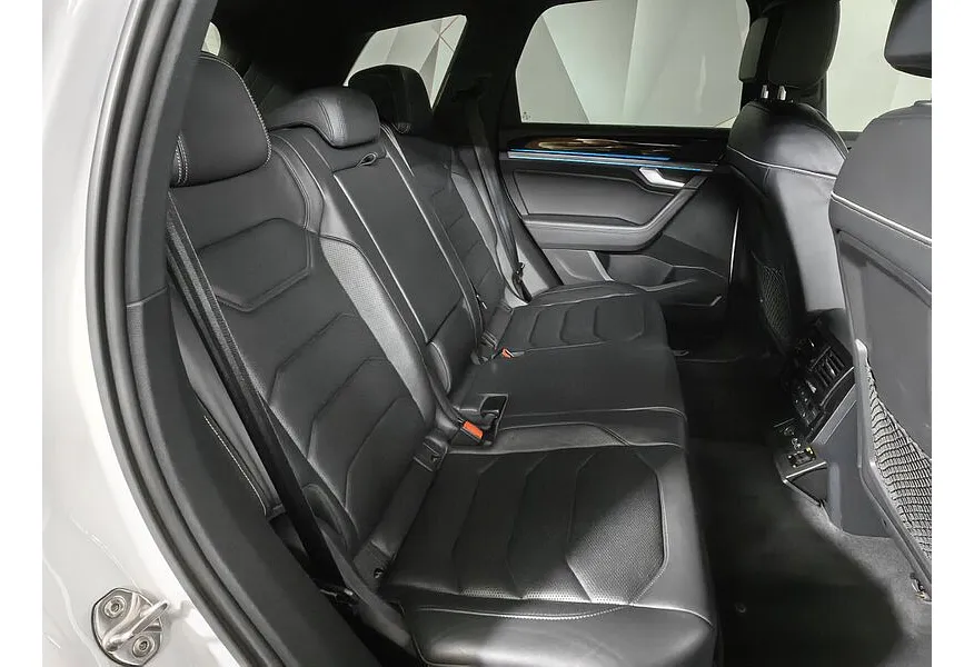 АВИЛОН - Volkswagen Touareg 3.0 V6 TDI Tiptronic 4Motion (249 л.с.) R-Line Белый - slide 9