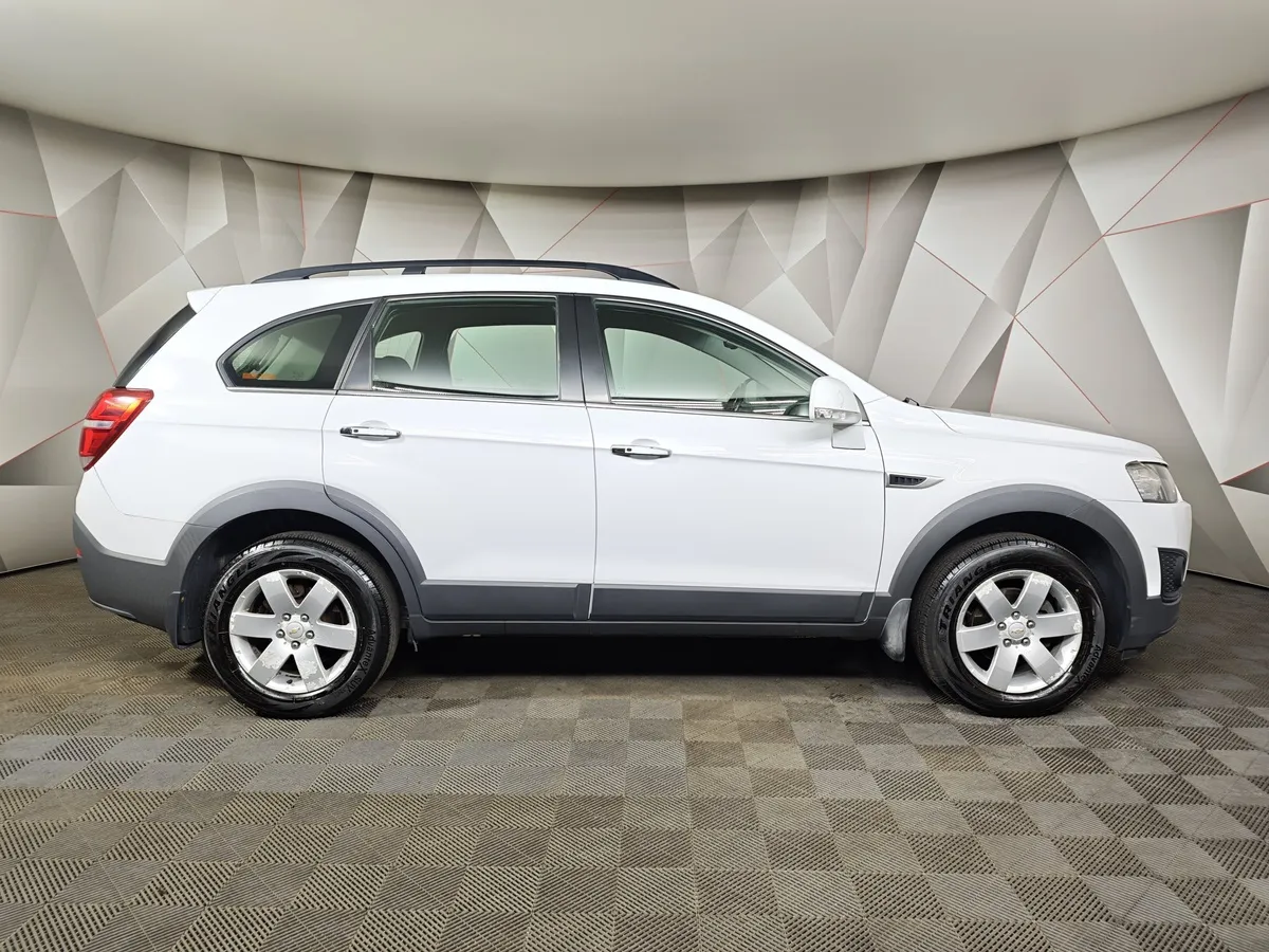 Chevrolet Captiva 2.4 AT (5 мест) (167 л.с.) LT Белый в АВИЛОН. Слайд №6