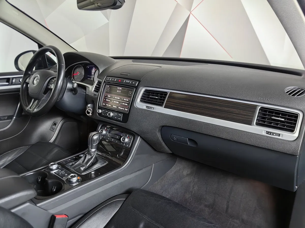 Volkswagen Touareg 3.0 TDI Tiptronic 4Motion (245 л.с.) Черный в АВИЛОН. Слайд №13