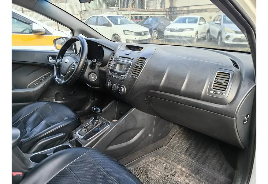 Kia Cerato 1.6 AT (130 л.с.) Comfort Белый в АВИЛОН. Слайд №6