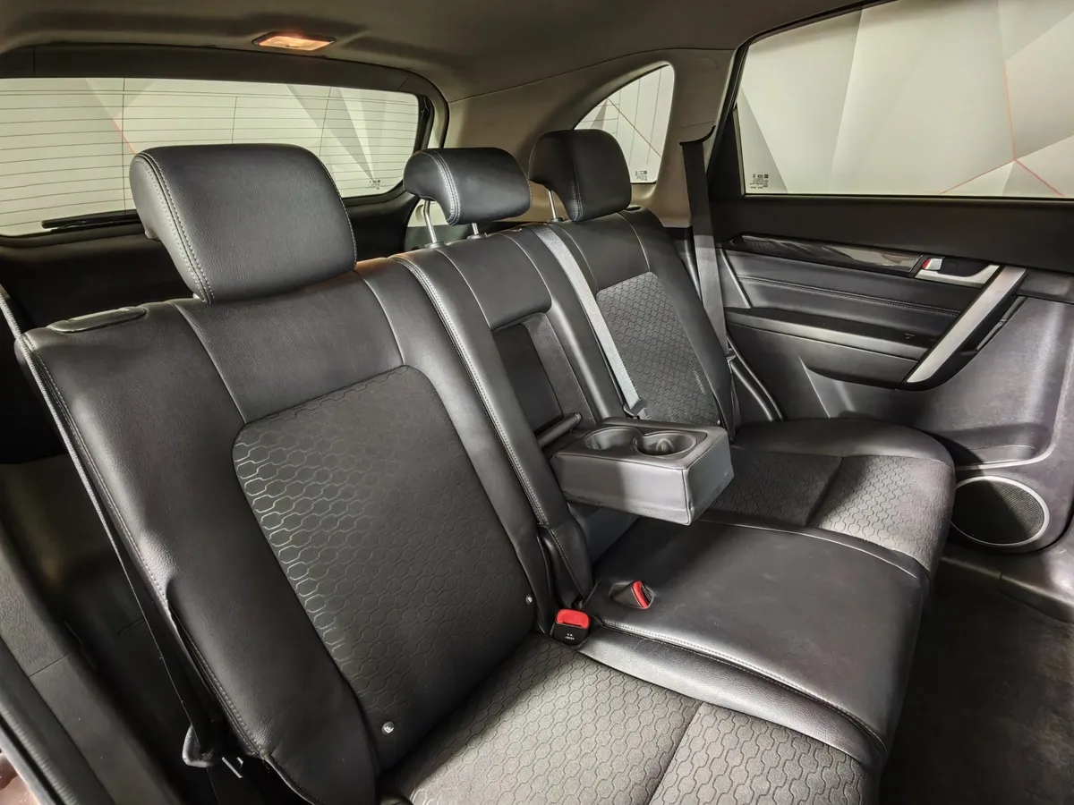 Chevrolet Captiva 2.4 AT (5 мест) (167 л.с.) LT Коричневый в АВИЛОН. Слайд №16