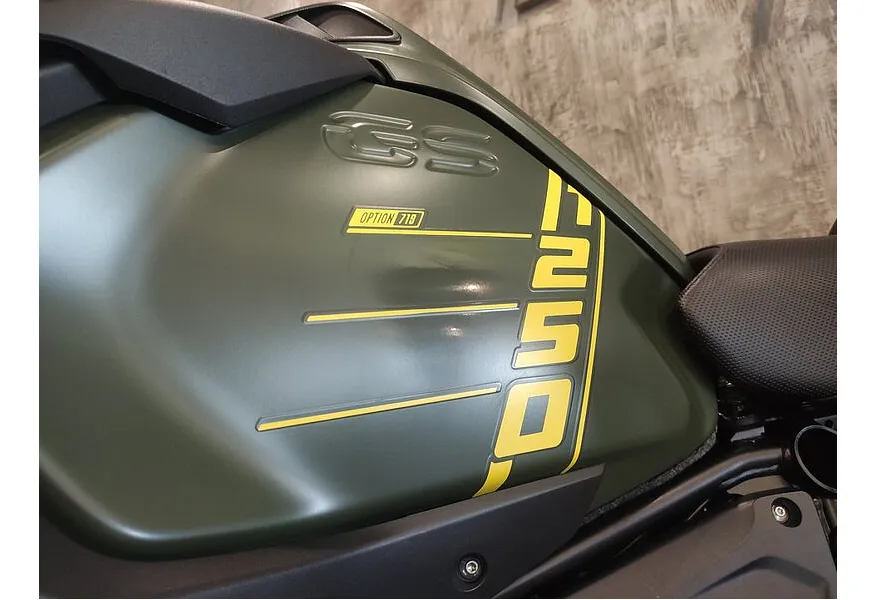 LIVE. Слайд №10