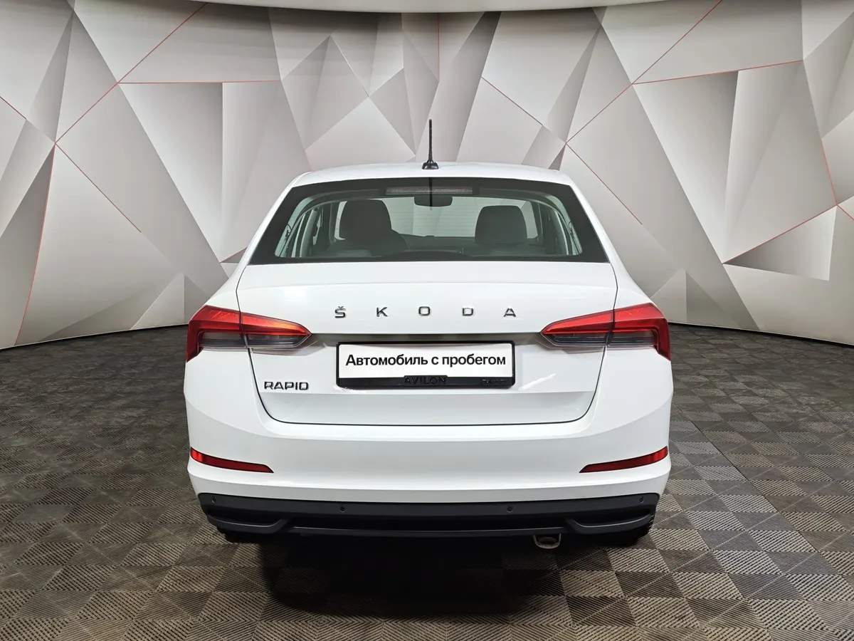 Skoda Rapid 1.6 AT (110 л.с.) Белый в АВИЛОН. Слайд №8