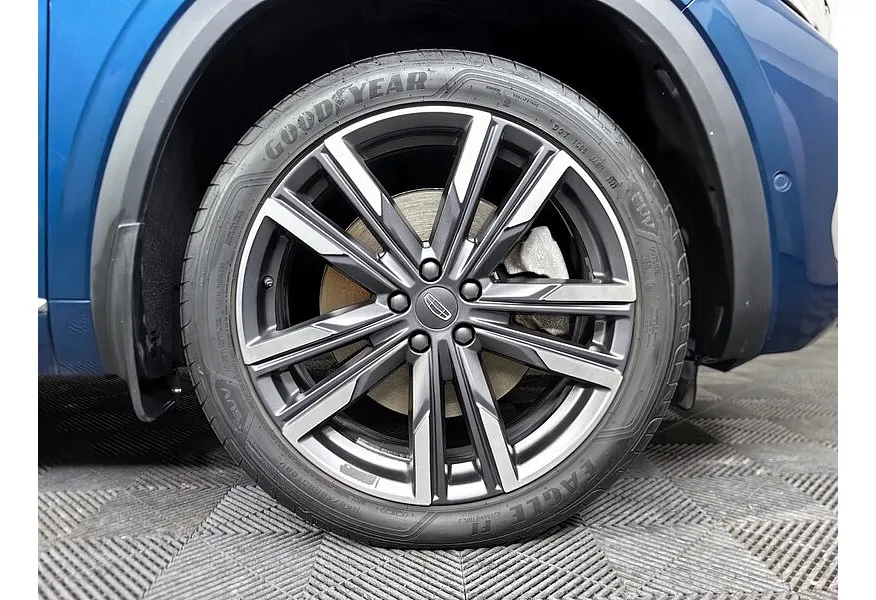 Geely Monjaro 2.0T 8AT 4WD (238 л.с.) Exclusive Зеленый в АВИЛОН. Слайд №16