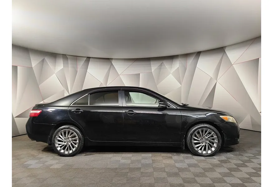 Toyota Camry 3.5 Dual VVT-i AT (277 л.с.) Черный в АВИЛОН. Слайд №6 Toyota Camry 3.5 Dual VVT-i AT (277 л.с.) Черный в АВИЛОН. Слайд №6