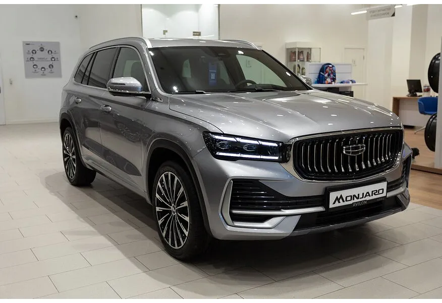 Geely Monjaro 2.0T 8AT 4WD (238 л.с.) Flagship Серебристый в АВИЛОН. Слайд №2