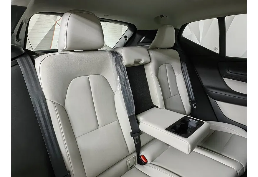 АВИЛОН - Volvo XC40 2.0 T4 Drive-E AT AWD (190 л.с.) Inscription Белый - slide 10