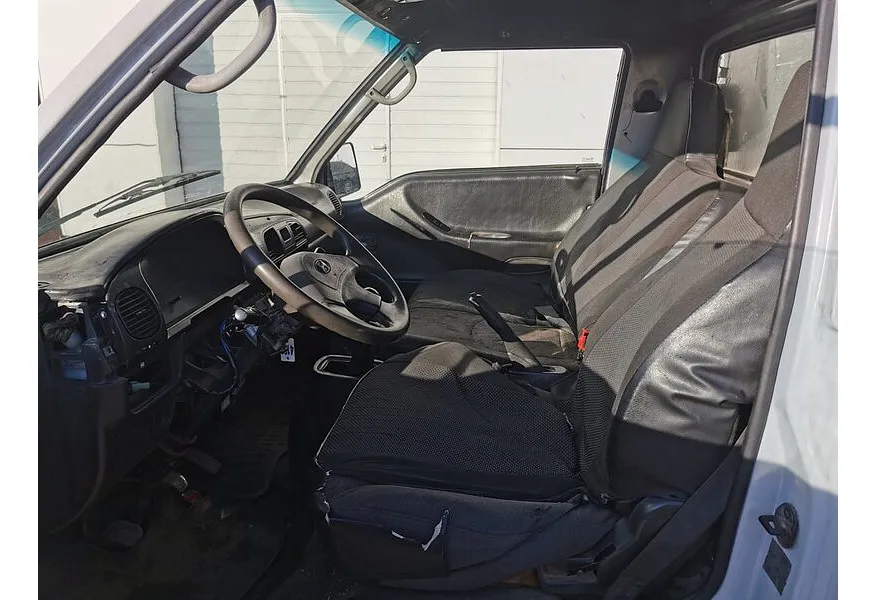 Hyundai Porter 2.5d MT (80 л.с.) Серебристый в АВИЛОН. Слайд №10