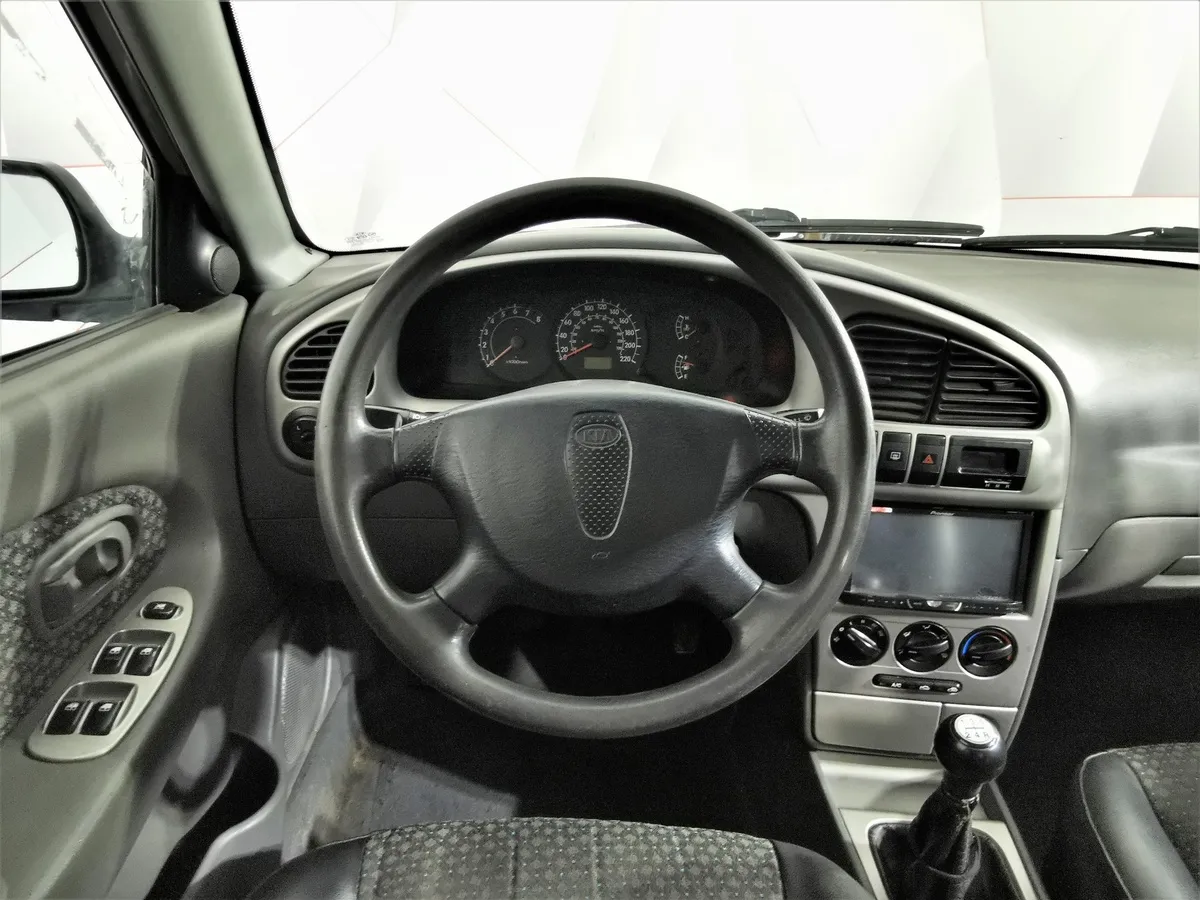 Kia Shuma 1.6 MT (101 л.с.) Серый в АВИЛОН. Слайд №19