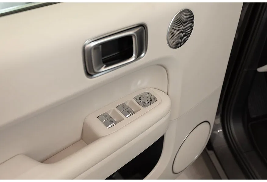 Li Auto L6 1.5 AT 4WD (150 л.с.) Pro Серый в АВИЛОН. Слайд №10