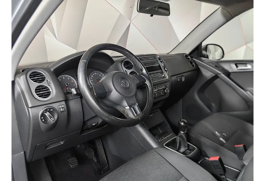 Volkswagen Tiguan 1.4 TSI BlueMotion MT (122 л.с.) Allstar Серебристый в АВИЛОН. Слайд №17