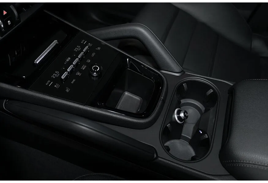 Porsche Cayenne Coupe 3.0 Tiptronic AWD (340 л.с.) Черный в АВИЛОН. Слайд №18