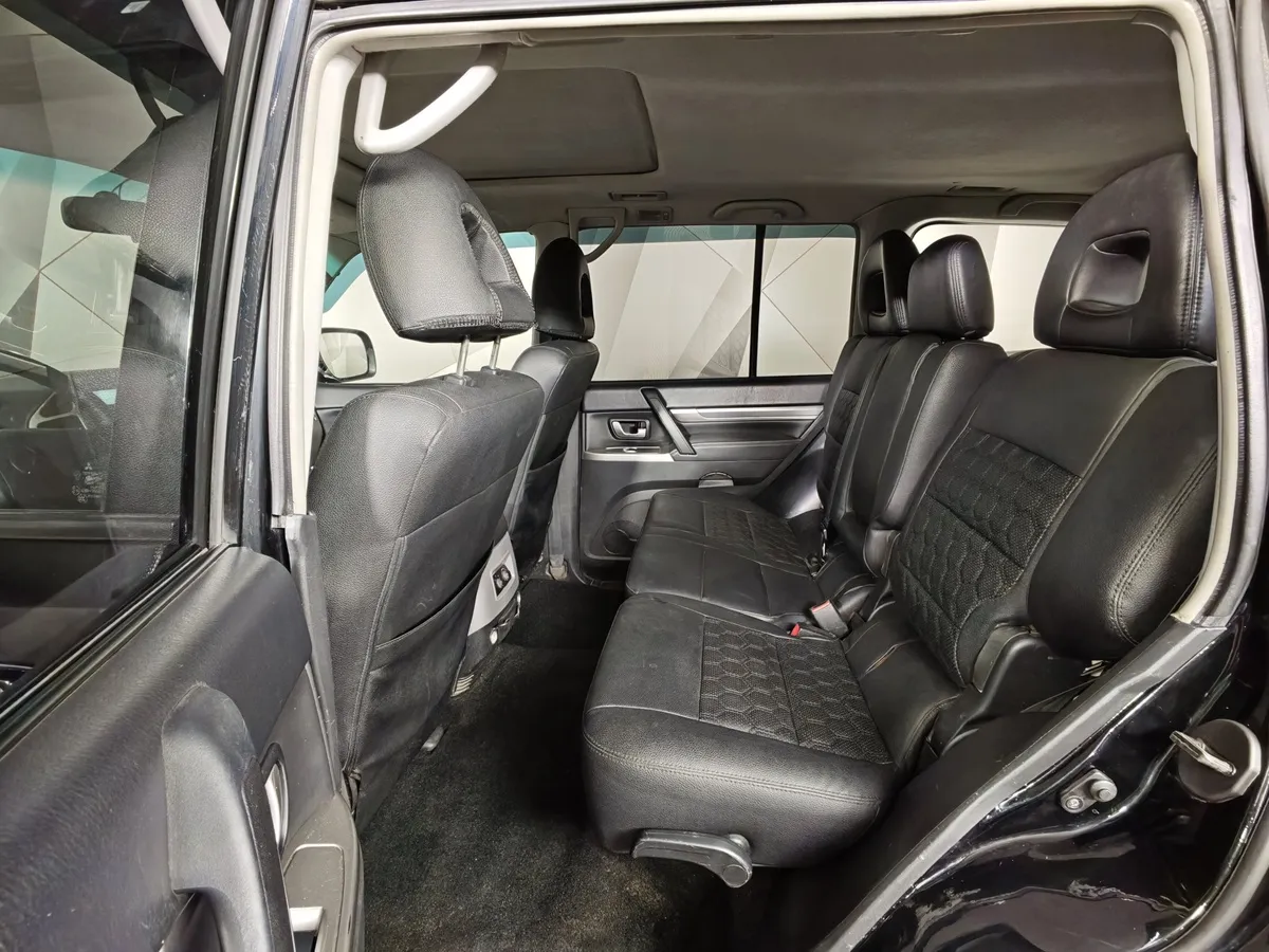 Mitsubishi Pajero 3.2 DI-D AT (163 л.с.) Черный в АВИЛОН. Слайд №12