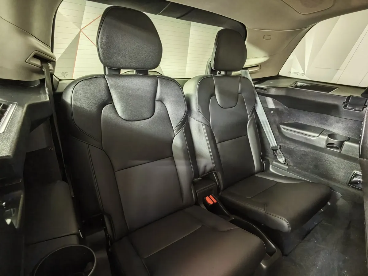 Volvo XC90 2.0 D5 Drive-E AT AWD (235 л.с.) Inscription Синий в АВИЛОН. Слайд №23
