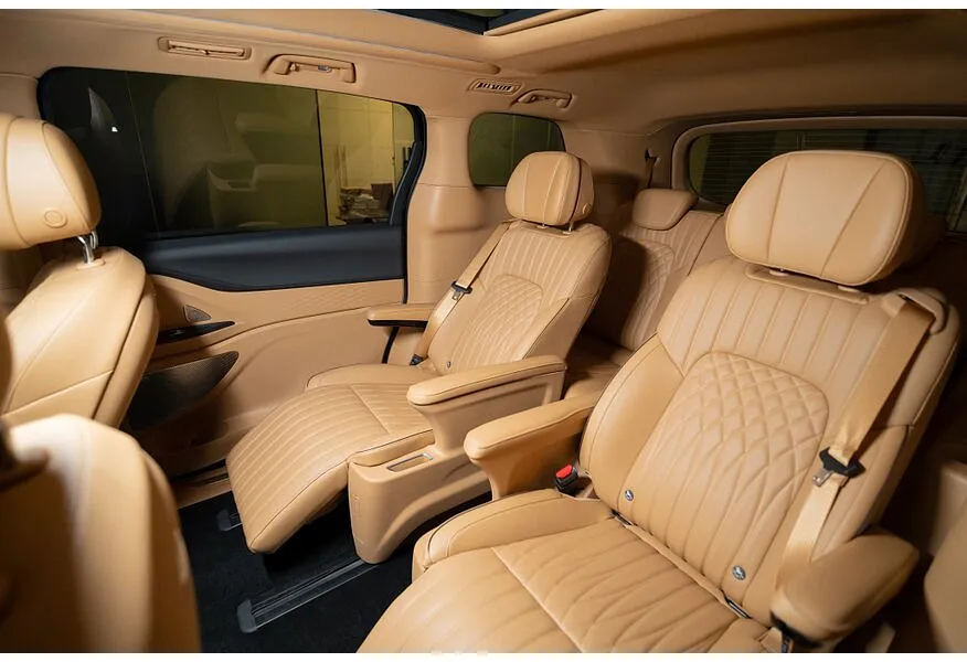 Voyah Dream EVR long range 1.5 AT AWD (422 л.с.) Черный в АВИЛОН. Слайд №11