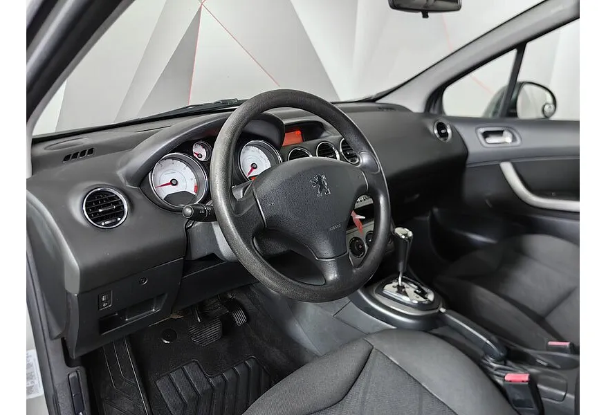 Peugeot 308 1.6 AT (120 л.с.) Бежевый в АВИЛОН. Слайд №19