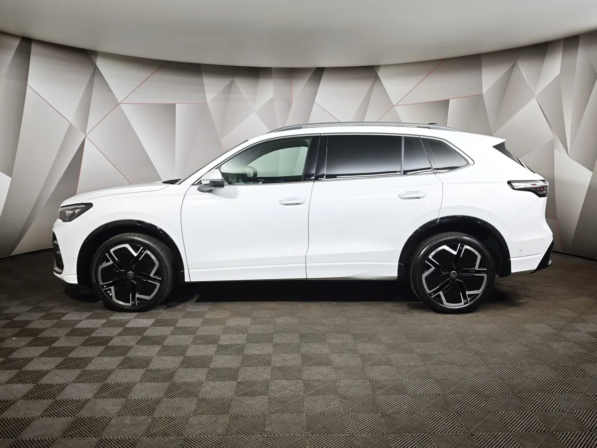 Volkswagen Tiguan 380 TSI 2.0 DSG 4WD (220 л.с.) R-Line Белый в АВИЛОН. Слайд №5