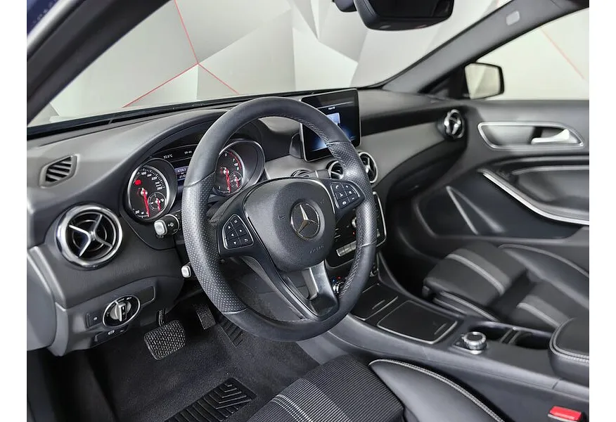 Mercedes-Benz GLA 200 7G-DCT (150 л.с.) Особая серия Синий в АВИЛОН. Слайд №19