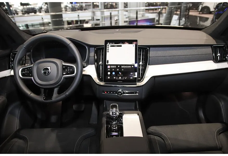 Volvo XC90 2.0 B5 mild hybrid AT AWD (7 мест) (250 л.с.) Ultra Красный в АВИЛОН. Слайд №7