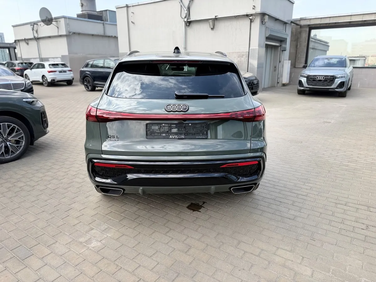 Audi Q5 L 2.0 40 TFSI S tronic quattro (204 л.с.) Зеленый в АВИЛОН. Слайд №4