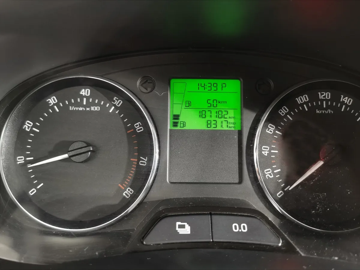 Skoda Fabia 1.6 AT (105 л.с.) Серебристый в АВИЛОН. Слайд №17