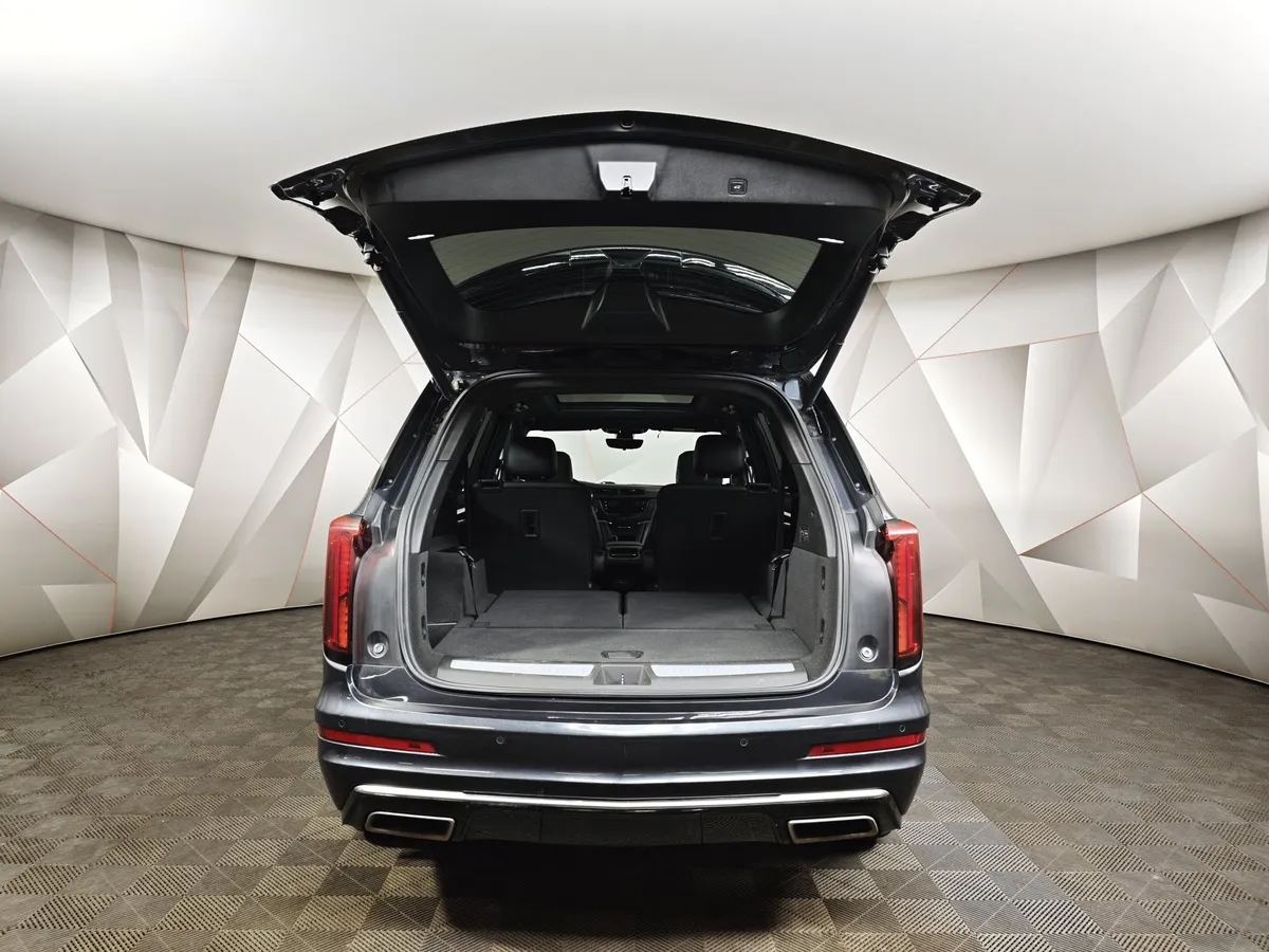 Cadillac XT6 2.0T AT AWD (200 л.с.) Sport Черный в АВИЛОН. Слайд №11