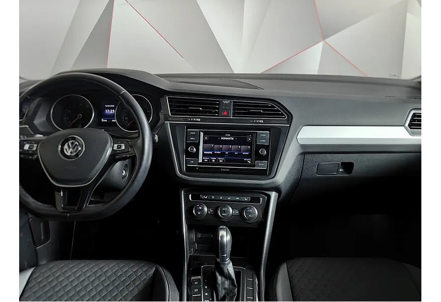 Volkswagen Tiguan 2.0 TSI 4Motion DSG (180 л.с.) Comfortline Черный в АВИЛОН. Слайд №15