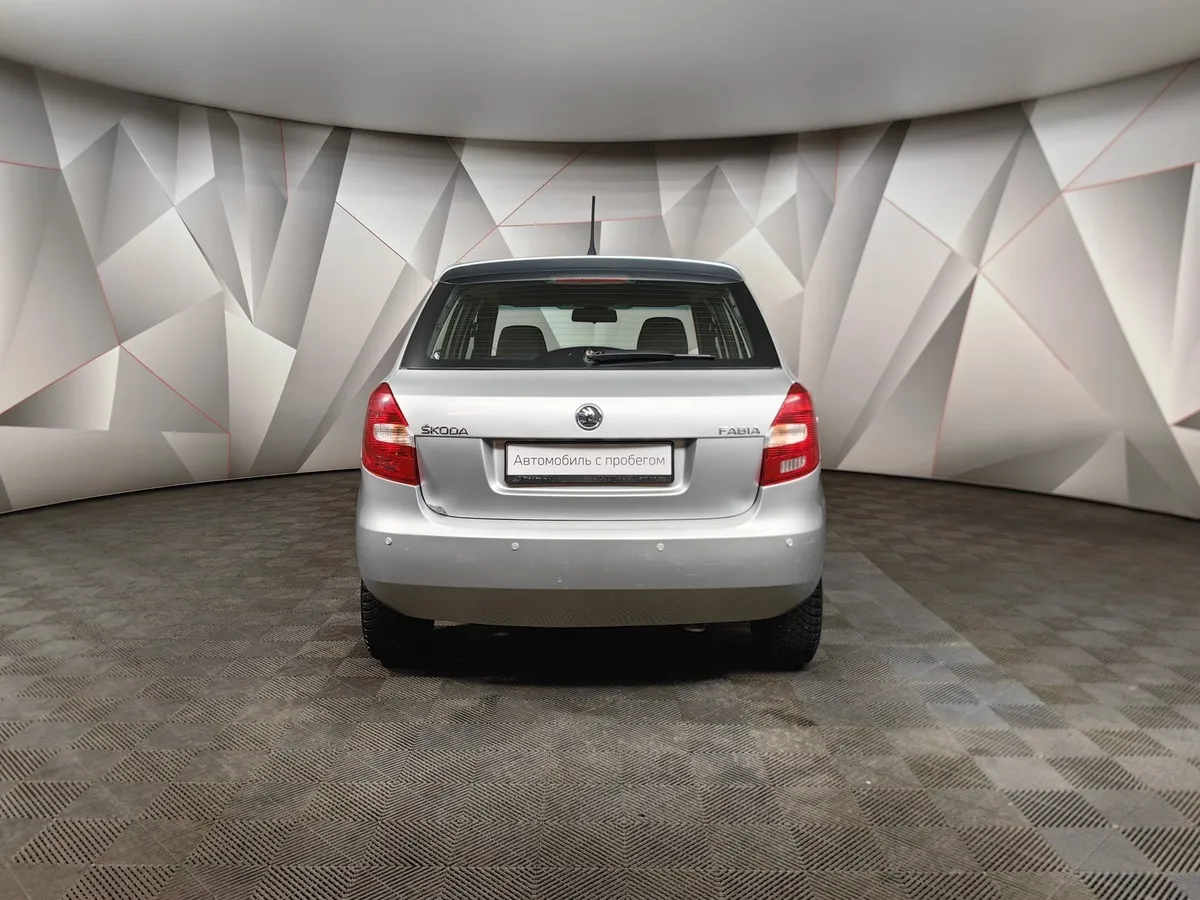 Skoda Fabia 1.6 AT (105 л.с.) Серебристый в АВИЛОН. Слайд №8