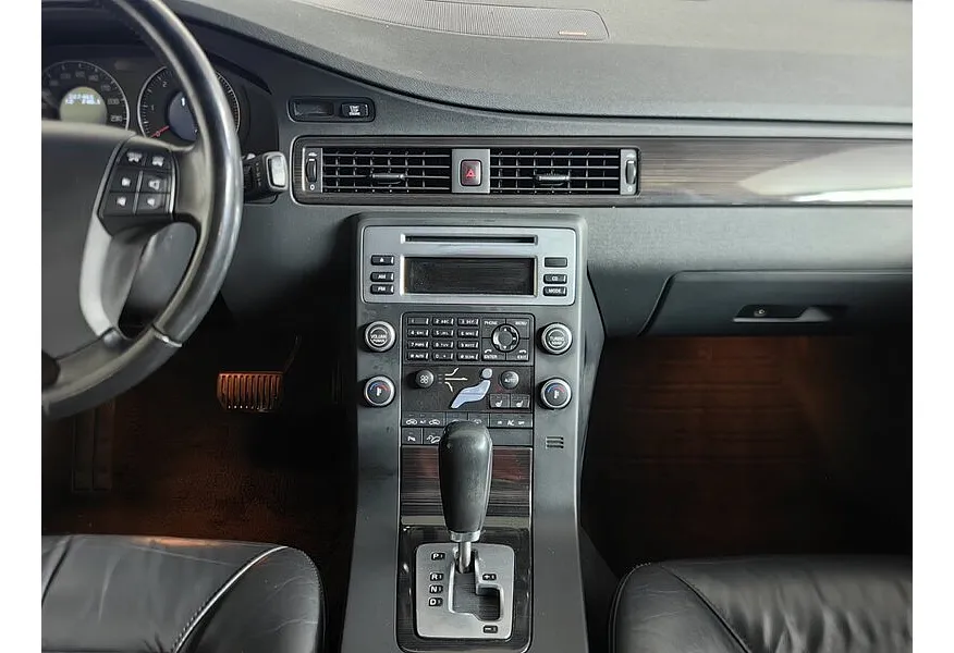 Volvo XC70 2.4 D5 Geartronic AWD (185 л.с.) Серый в АВИЛОН. Слайд №15