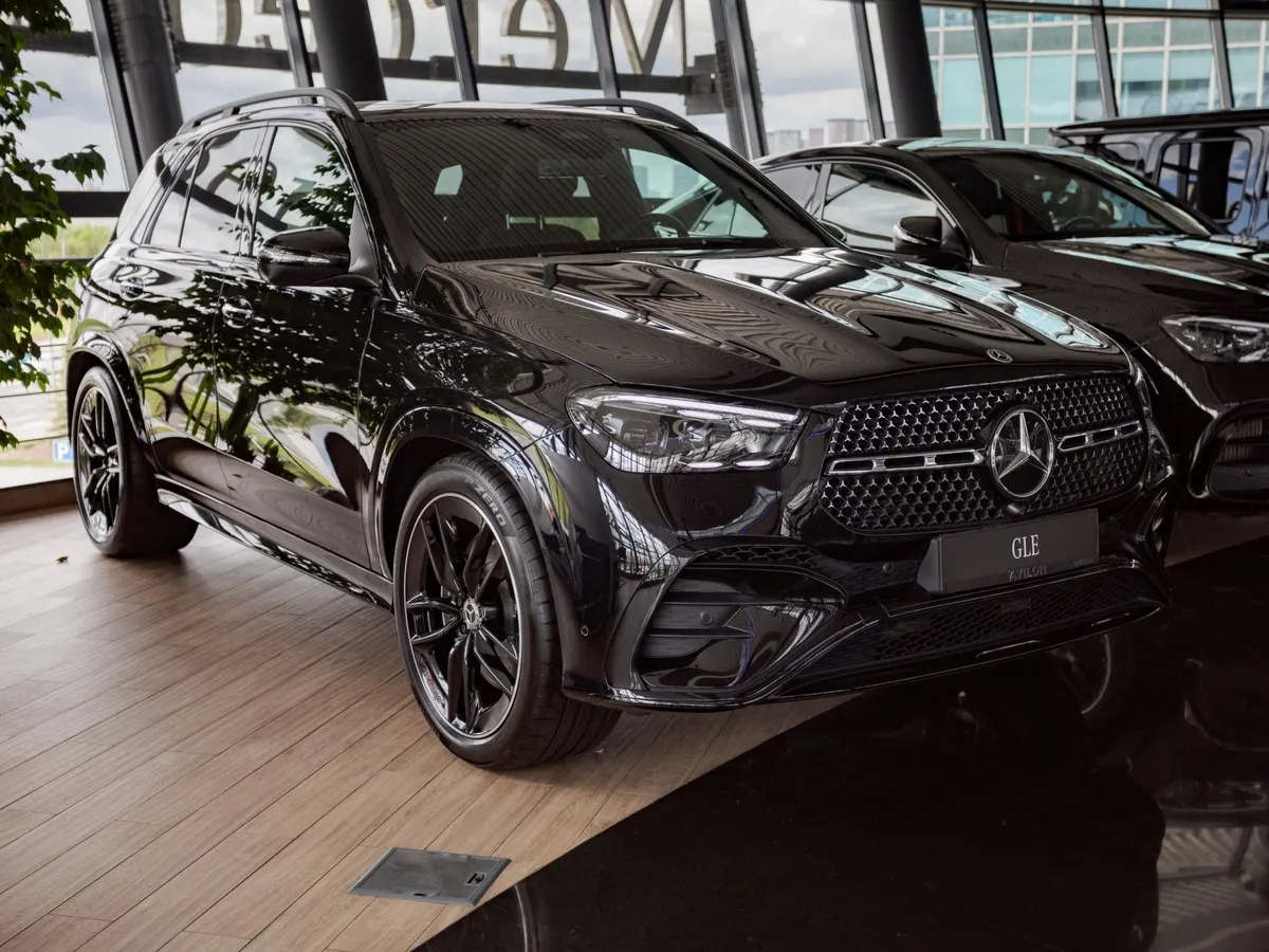 Mercedes-Benz GLE 450d 4MATIC 9G-TRONIC (367 л.с.) Черный в АВИЛОН. Слайд №2
