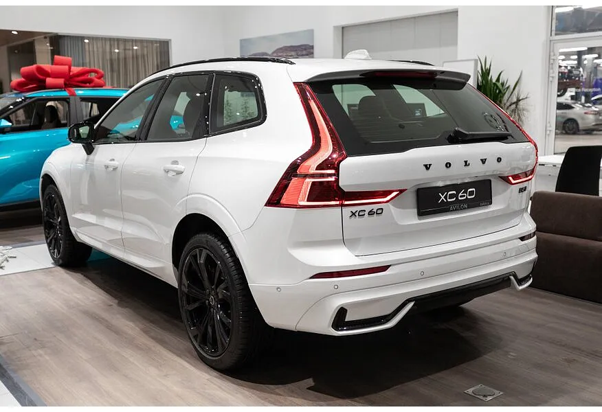 Volvo XC60 2.0 B5 8AT AWD (250 л.с.) Ultra Белый в АВИЛОН. Слайд №5