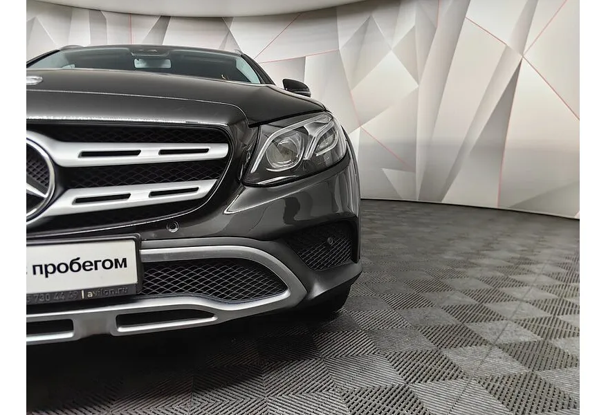 Mercedes-Benz E-Класс E 220 d 4MATIC 9G-TRONIC (194 л.с.) Luxury Черный в АВИЛОН. Слайд №10
