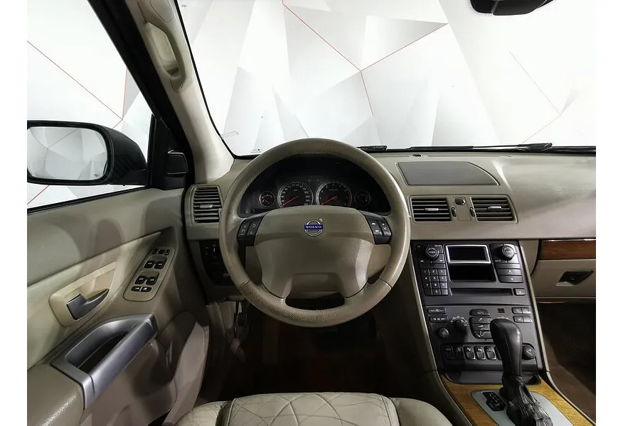 Volvo XC90 2.5 T5 Geartronic AWD (5 мест) (210 л.с.) Красный в АВИЛОН. Слайд №18