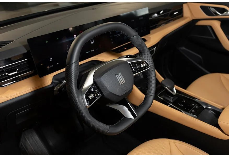 Москвич М70 2.0 AT FWD (200 л.с.) Ультра Черный в АВИЛОН. Слайд №9