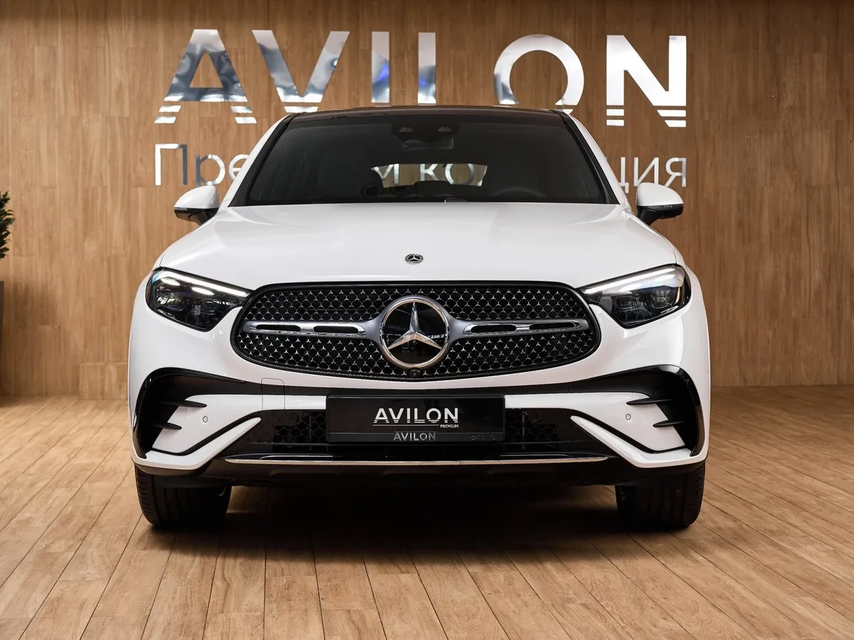 Mercedes-Benz GLC Купе 300 9G-TRONIC 4MATIC (272 л.с.) Белый в АВИЛОН. Слайд №2