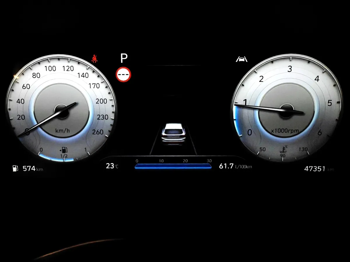 Hyundai Santa Fe 2.2 CRDi AWD 8AT (200 л.с.) High-Tech Серый в АВИЛОН. Слайд №18