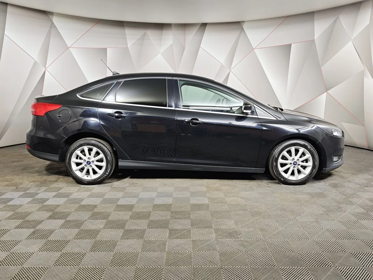 Ford Focus 1.5 EcoBoost AT (150 л.с.) Titanium Черный в АВИЛОН. Слайд №6