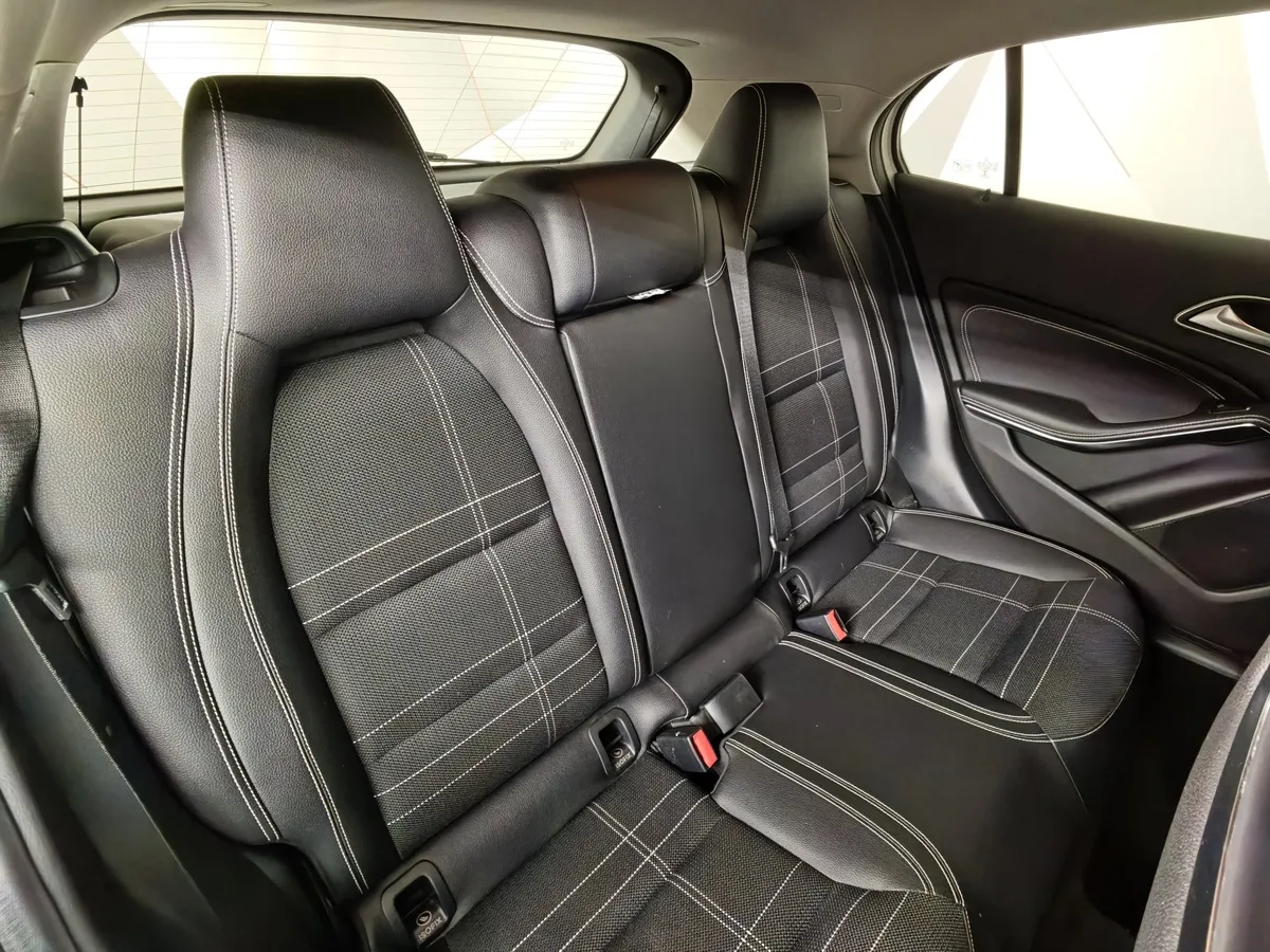 Mercedes-Benz GLA 250 7G-DCT 4MATIC (211 л.с.) Особая серия Белый в АВИЛОН. Слайд №17