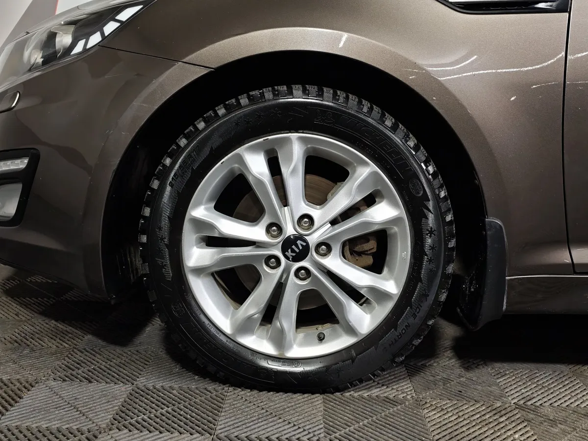 Kia Optima 2.0 AT (150 л.с.) Comfort Коричневый в АВИЛОН. Слайд №9