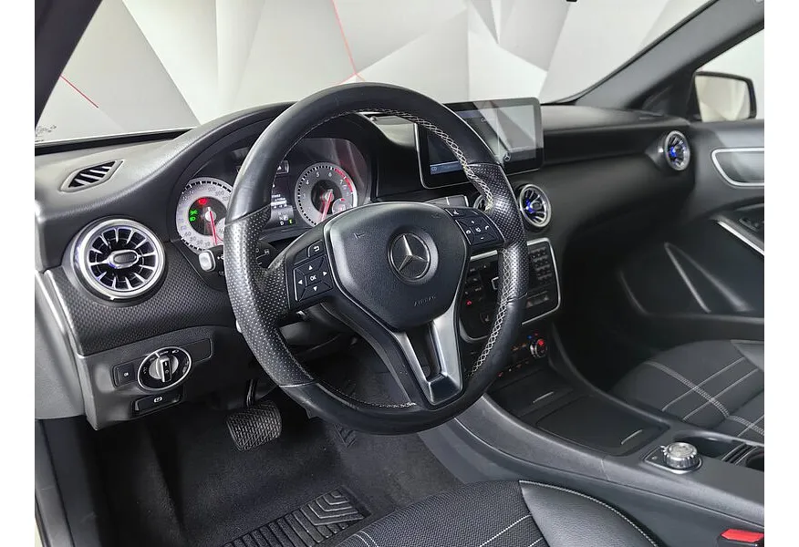 Mercedes-Benz A-Класс A 180 7G-DCT (122 л.с.) Особая серия Белый в АВИЛОН. Слайд №19