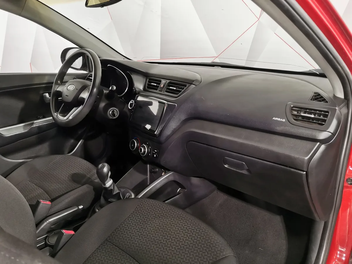 Kia Rio 1.6 MT (123 л.с.) Comfort Красный в АВИЛОН. Слайд №11