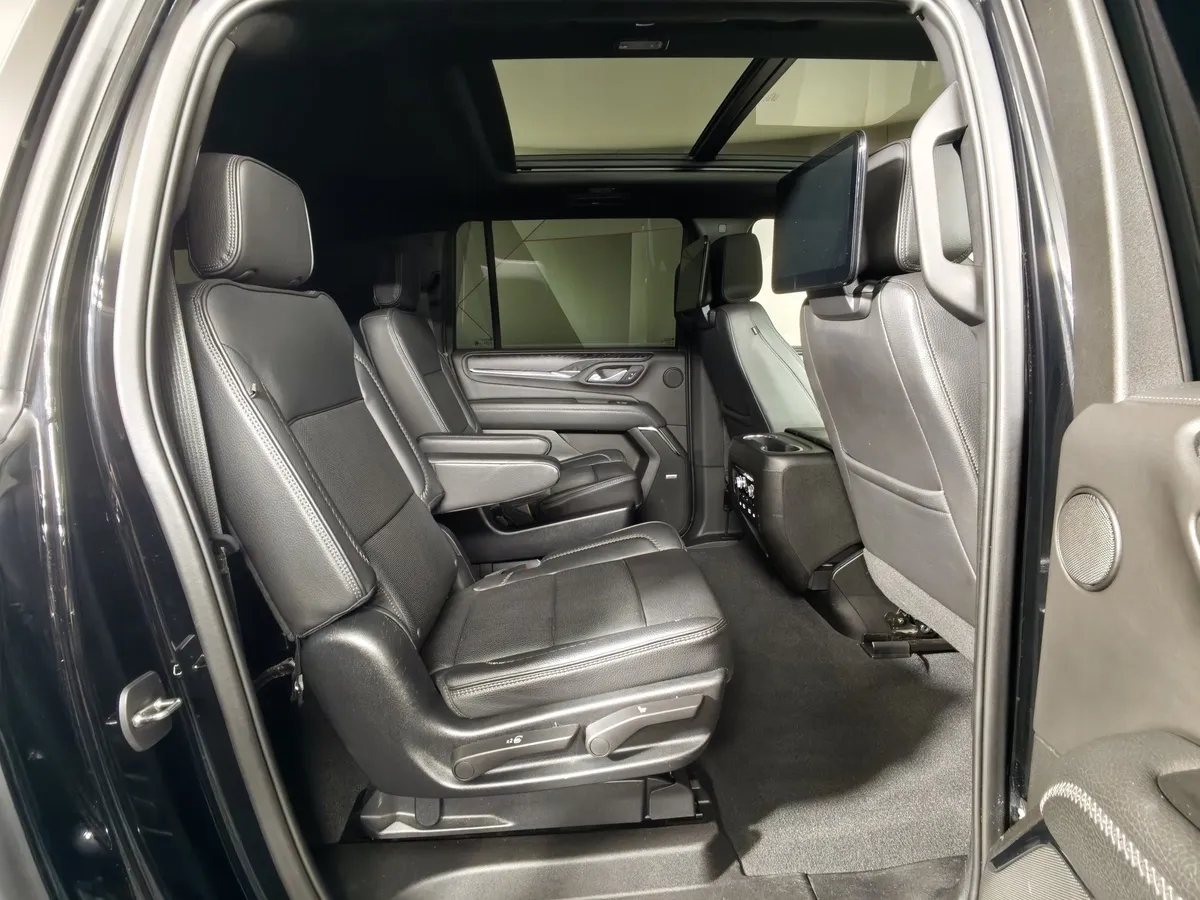 GMC Yukon 6.2 AT 4WD (426 л.с.) 7 мест Denali Ultimate Черный в АВИЛОН. Слайд №14