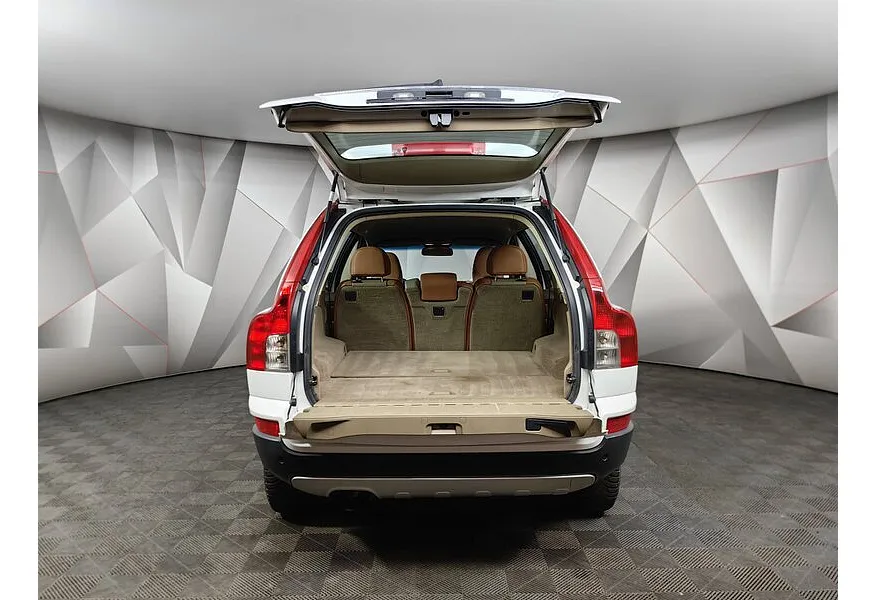 Volvo XC90 2.5 T5 Geartronic AWD (5 мест) (210 л.с.) Белый в АВИЛОН. Слайд №12