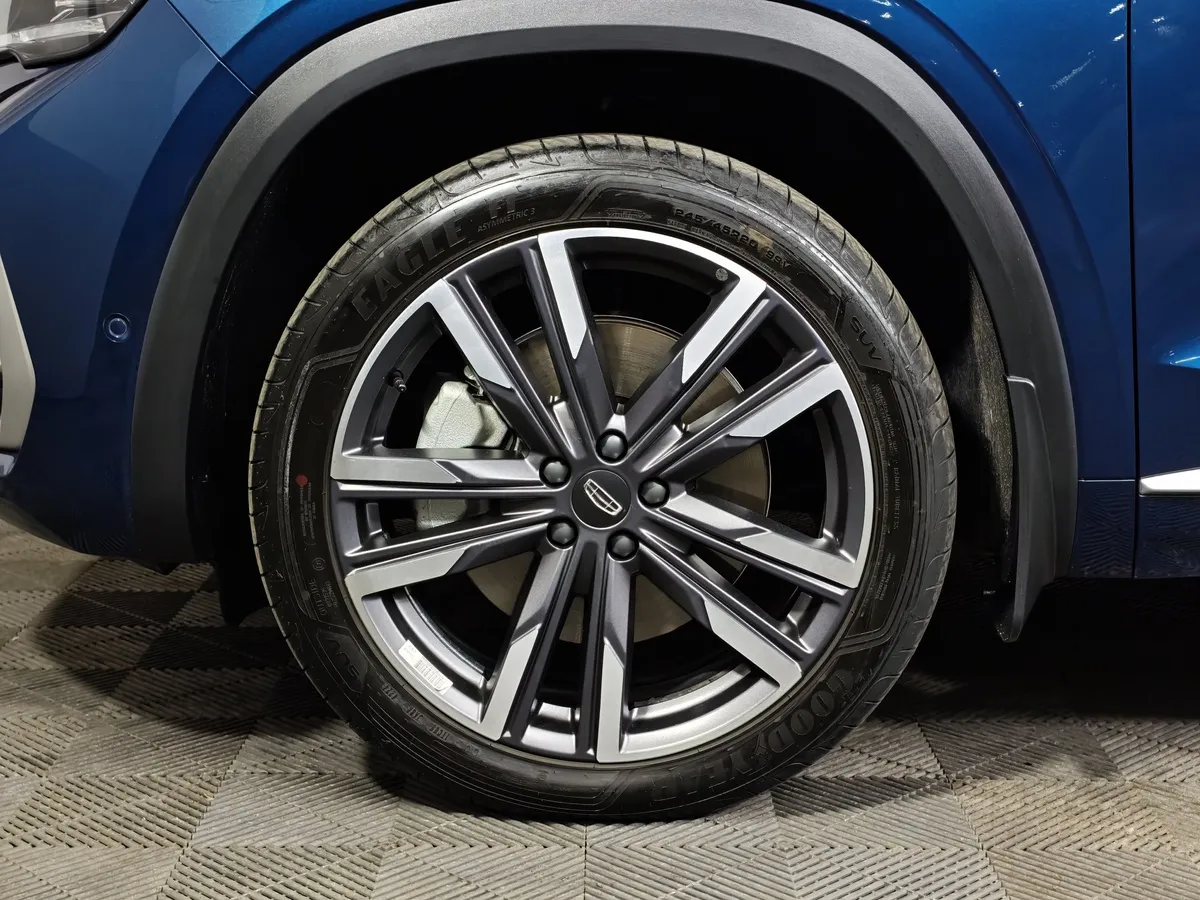 Geely Monjaro 2.0T 8AT 4WD (238 л.с.) Exclusive LE Синий в АВИЛОН. Слайд №9